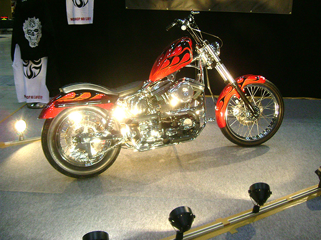 FATECH Custom Harley Davidson "BLOODY METAL"